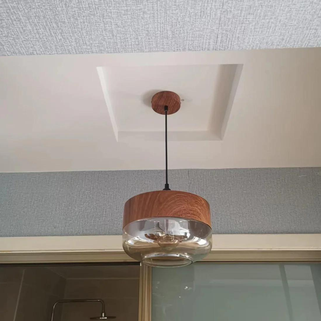 Arven – skandynawska drewniana lampa wisząca w ponadczasowym nordyckim designie z ciepłym światłem
