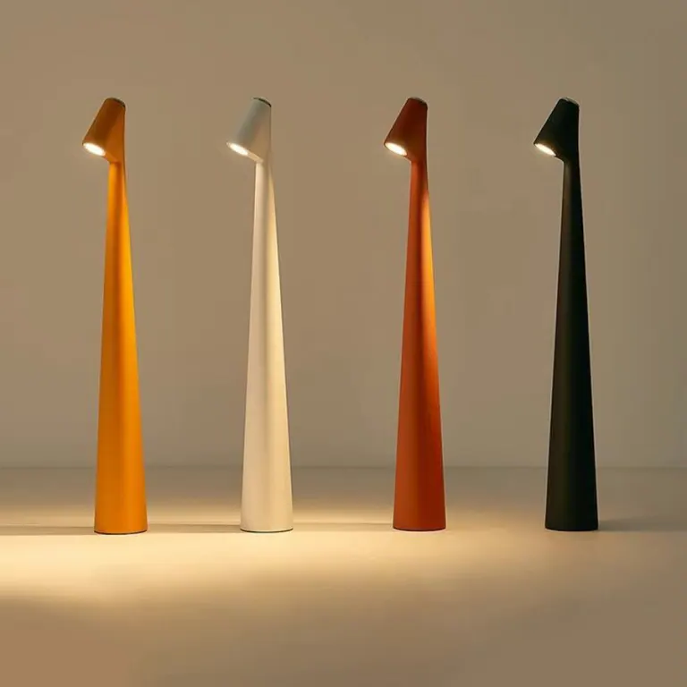 Bezprzewodowa lampka stołowa LED w minimalistycznym stylu nordyckim