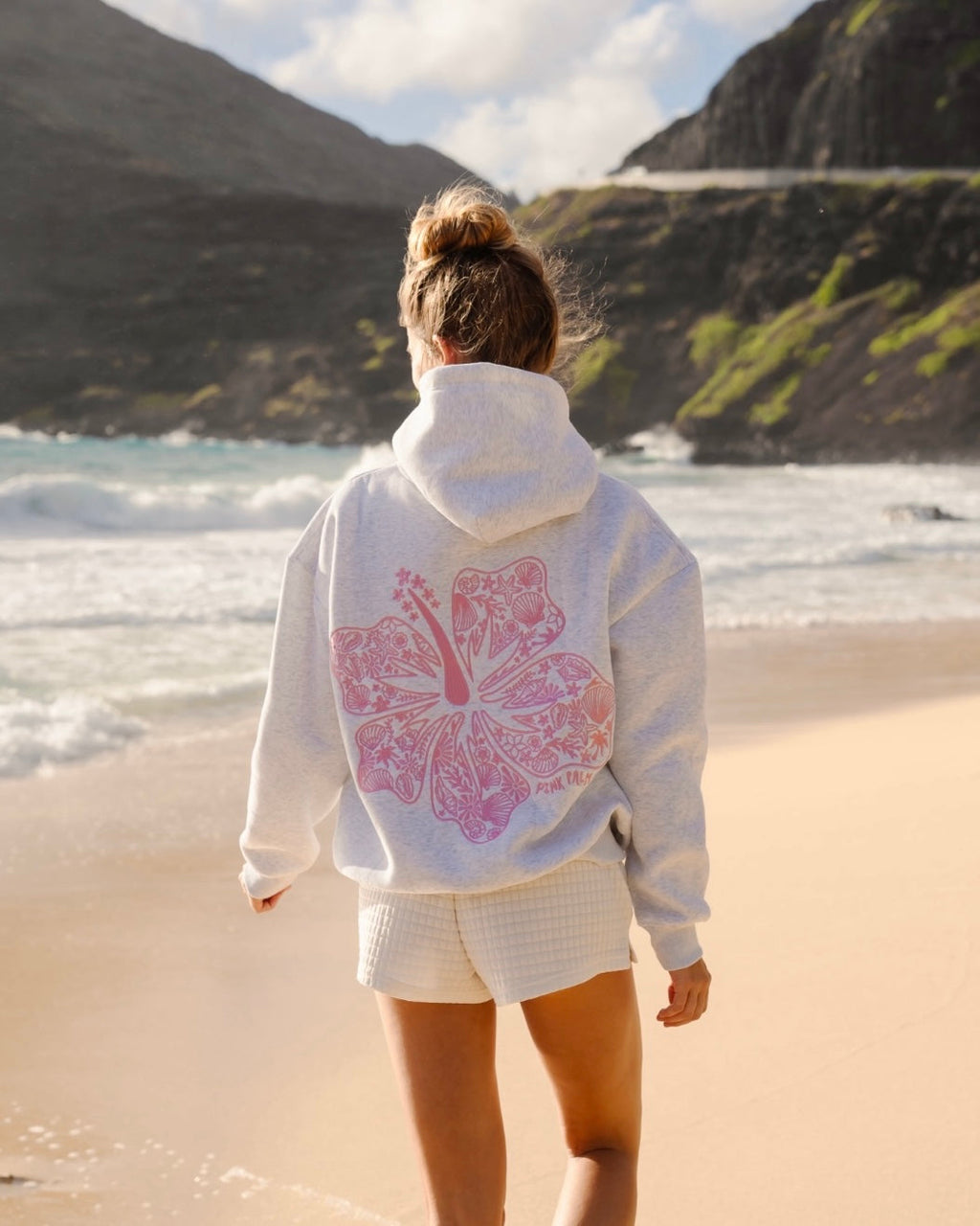 Bluza z kapturem oversize z tropikalnym nadrukiem – wygodna odzież streetwear