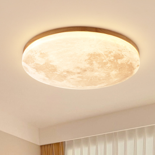 Cliveden – lampa sufitowa LED w kształcie księżyca z drewnianą ramką do sypialni i salonu