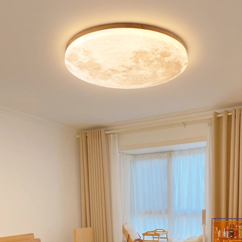 Cliveden – lampa sufitowa LED w kształcie księżyca z drewnianą ramką do sypialni i salonu