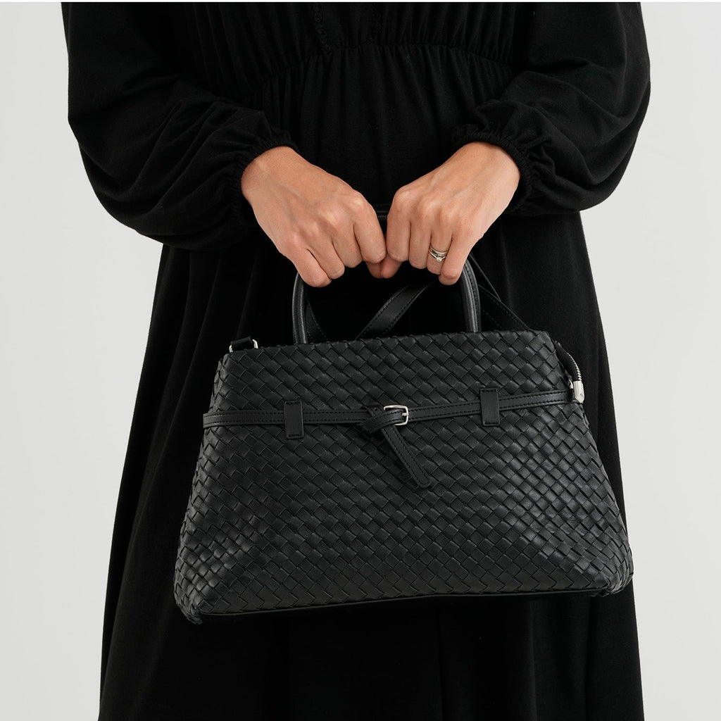 Damska skórzana torebka crossbody Valissiere z wielokieszonkową organizacją