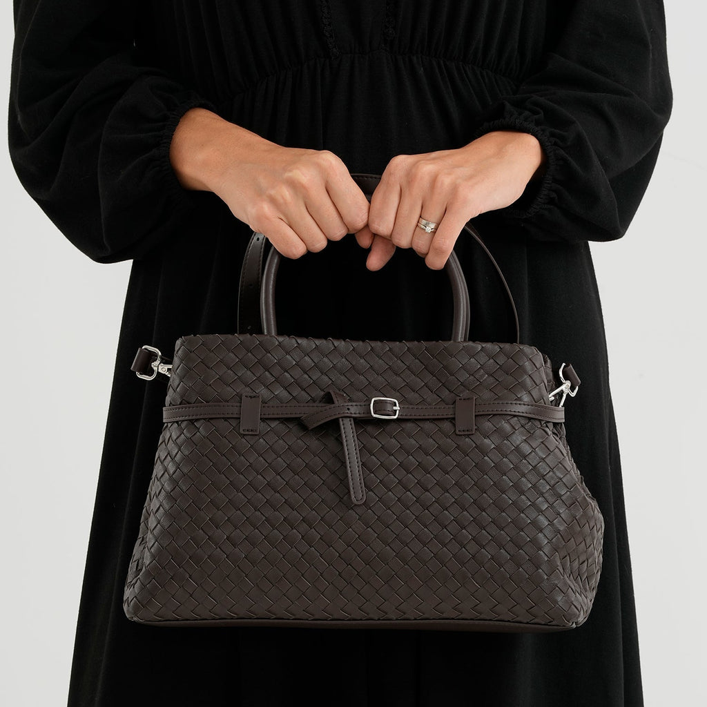 Damska skórzana torebka crossbody Valissiere z wielokieszonkową organizacją