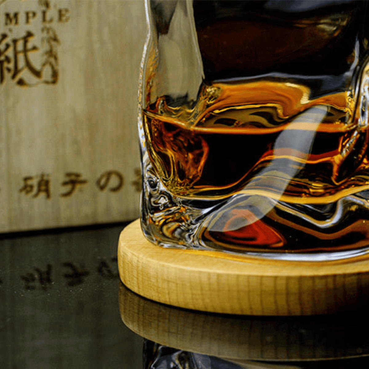 Japońska szklanka do whisky Edo Kiriko z pomarszczonym korpusem