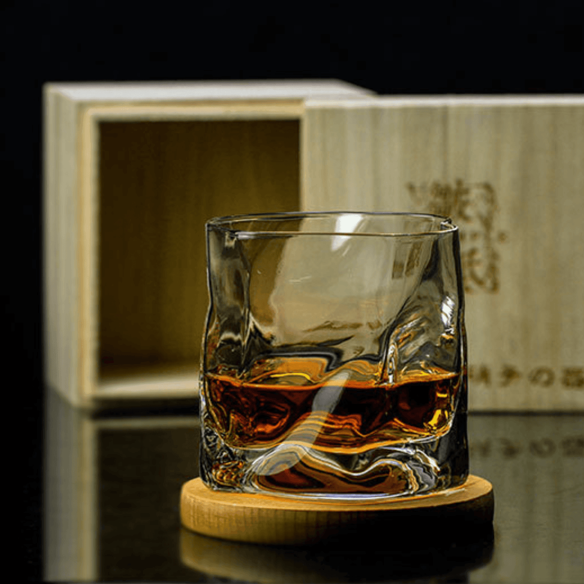 Japońska szklanka do whisky Edo Kiriko z pomarszczonym korpusem