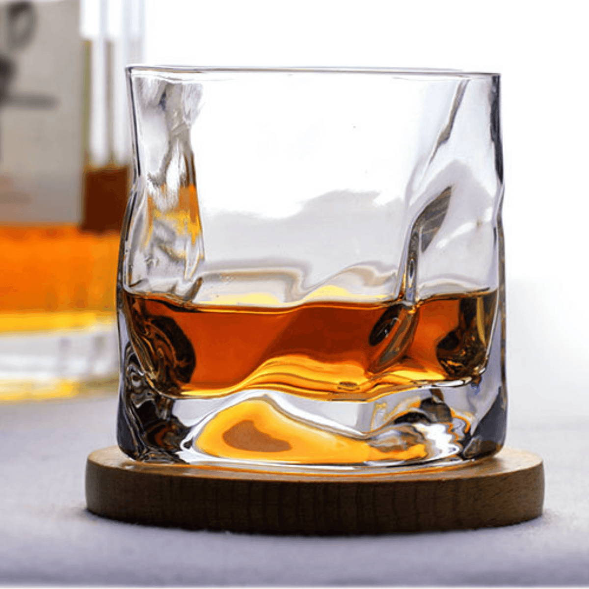 Japońska szklanka do whisky Edo Kiriko z pomarszczonym korpusem