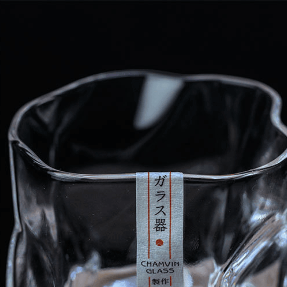 Japońska szklanka do whisky Edo Kiriko z pomarszczonym korpusem