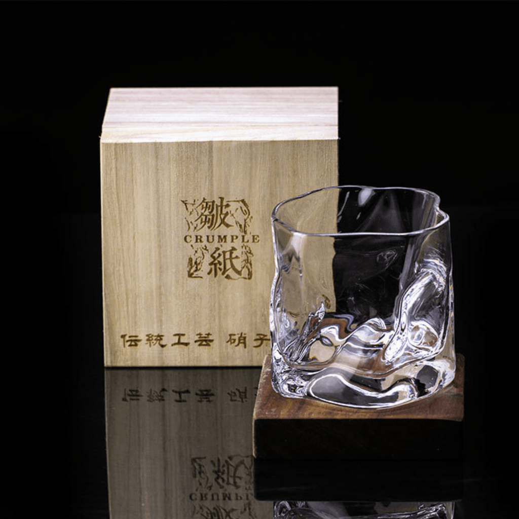 Japońska szklanka do whisky Edo Kiriko z pomarszczonym korpusem