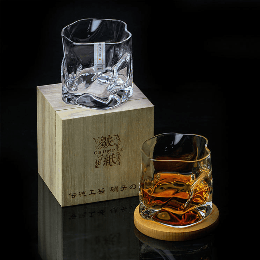 Japońska szklanka do whisky Edo Kiriko z pomarszczonym korpusem