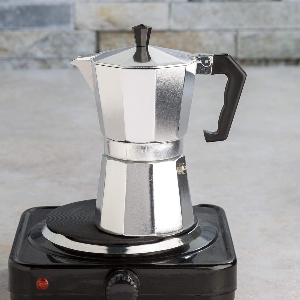 Klasyczna kawiarka do espresso, moka do kawy w stylu włoskim i kubańskim