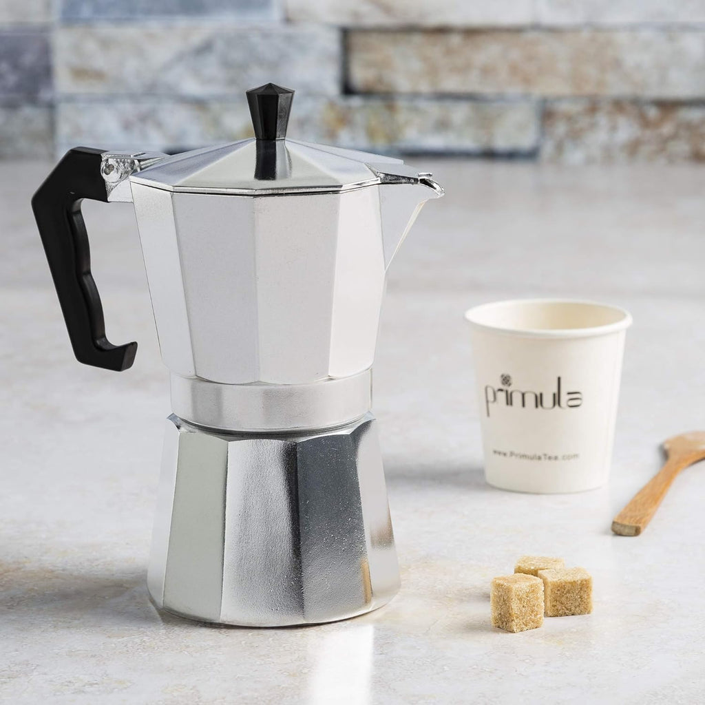 Klasyczna kawiarka do espresso, moka do kawy w stylu włoskim i kubańskim