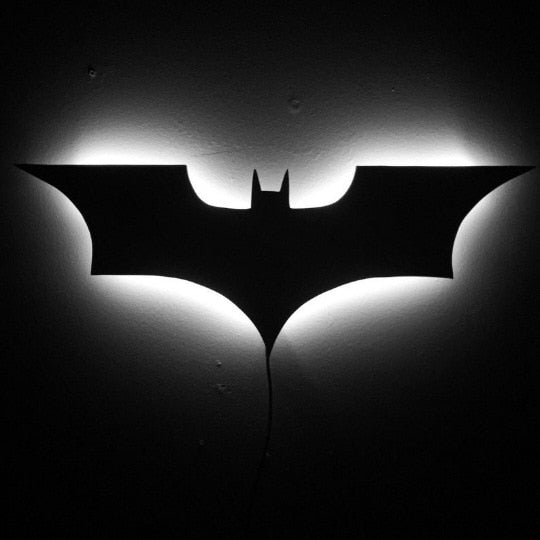 Lampa ścienna LED Batman z pilotem bezprzewodowym i zmianą kolorów