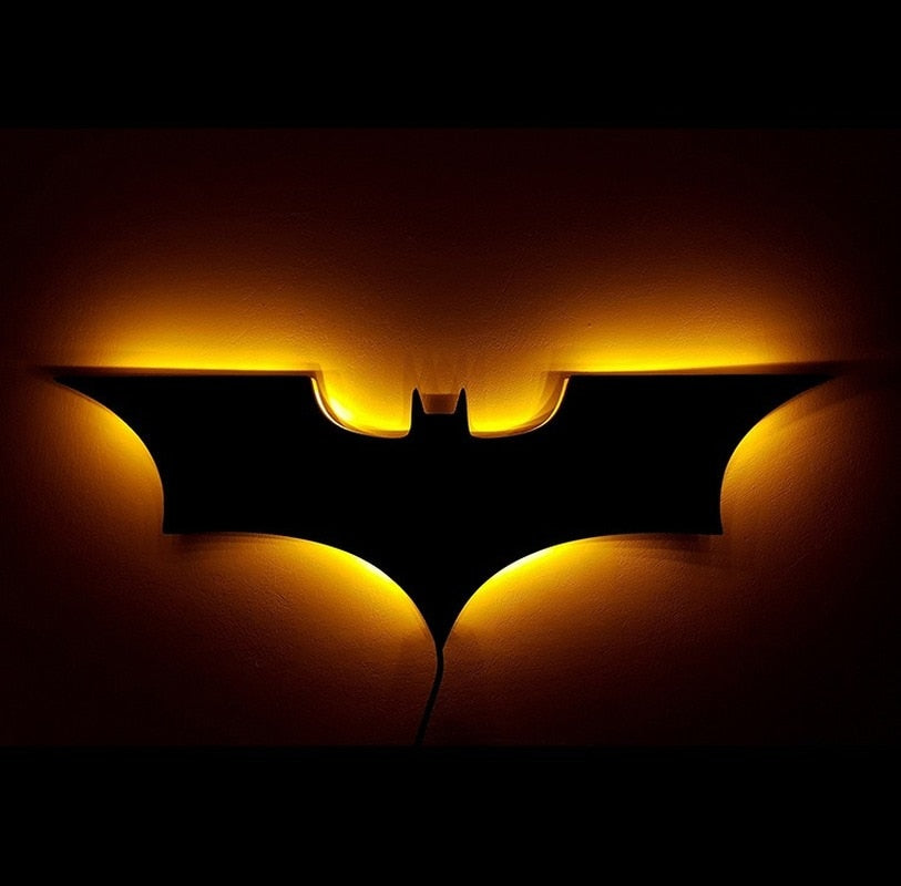 Lampa ścienna LED Batman z pilotem bezprzewodowym i zmianą kolorów