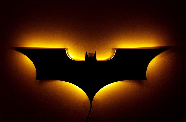 Lampa ścienna LED Batman z pilotem bezprzewodowym i zmianą kolorów