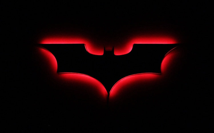 Lampa ścienna LED Batman z pilotem bezprzewodowym i zmianą kolorów
