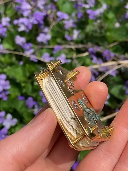 Mini praska do kwiatów – kompaktowe narzędzie do tworzenia botanicznych pamiątek