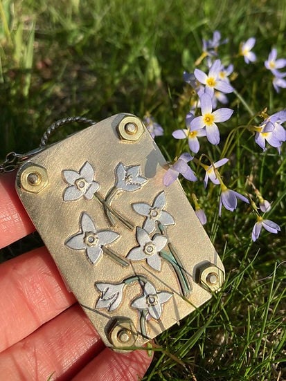 Mini praska do kwiatów – kompaktowe narzędzie do tworzenia botanicznych pamiątek