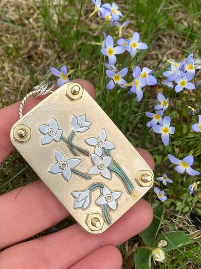 Mini praska do kwiatów – kompaktowe narzędzie do tworzenia botanicznych pamiątek