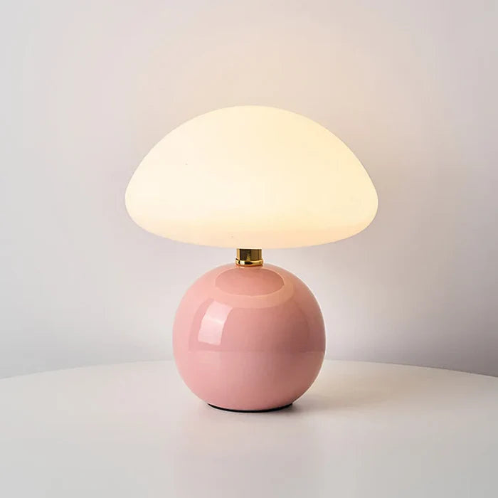 Odette – ceramiczna lampa stołowa w kształcie grzyba z kopułowym kloszem i ciepłym przyciemnianym światłem