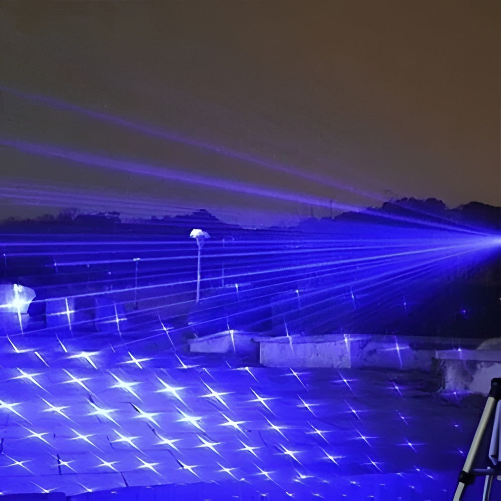 Potężna taktyczna latarka laserowa do survivalu i rozpalania ognia