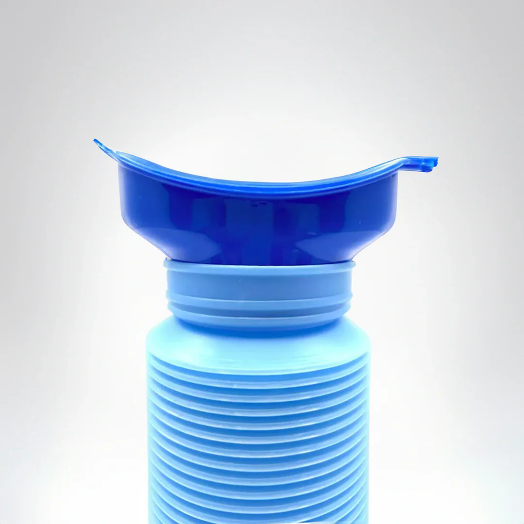 Przenośny pojemnik na mocz z podwójnymi adapterami i elastycznym wężem, 750 ml