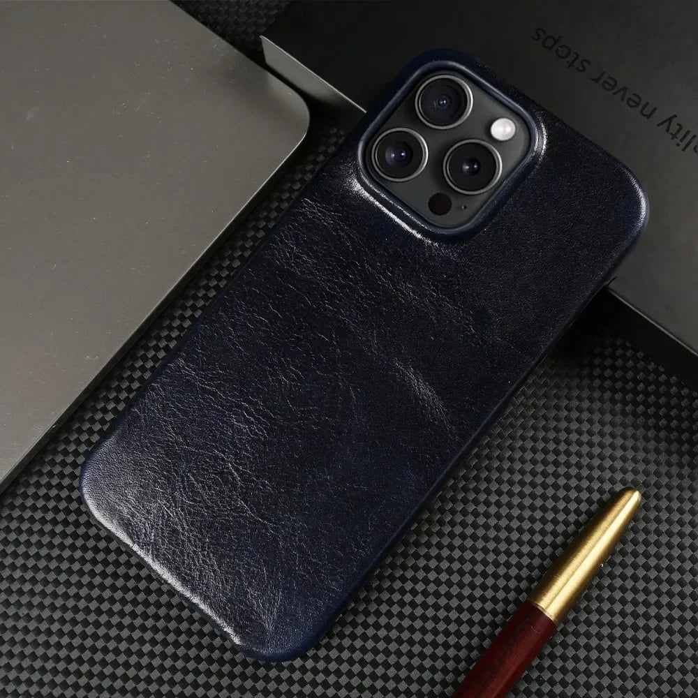 Ręcznie robione etui ze skóry bydlęcej do iPhone'a